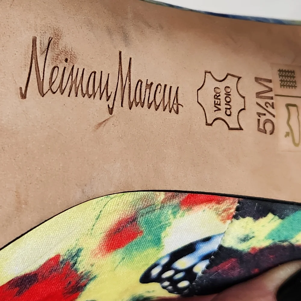 Neiman Marcus Multicolor Butterfly Print Bow Accent Pumps - Picture 10 of 16
